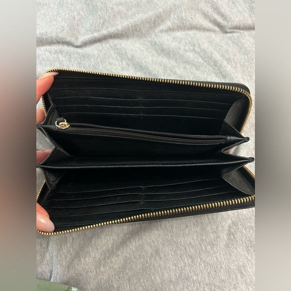Michale Kors black wallet - Picture 2 of 3